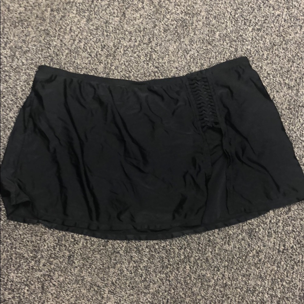 Catalina size 16-18 swim skirt with braided split